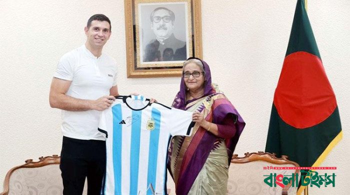 প্রধানমন্ত্রীর সঙ্গে সৌজন্য সাক্ষাৎ করলেন এমি মার্টিনেজ